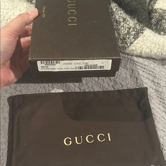 Gucci Women's Shimmering Rose Gold Wallet - Picture 3 of 5